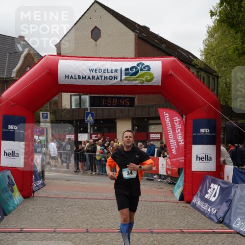 04.05.2025 - 8. Wedeler Halbmarathon Felixshl http://msf.ph/oto/7822955 04.05.2025 11:58:43 Ziel 34, 713 meine-sportfotos.de