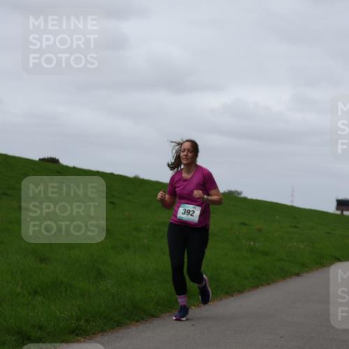 04.05.2025 - 8. Wedeler Halbmarathon Yannick Fuchs http://msf.ph/oto/7822960 04.05.2025 11:29:56 Laufen 392 meine-sportfotos.de