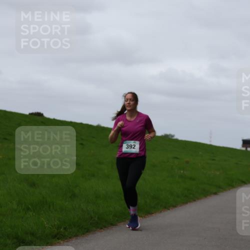04.05.2025 - 8. Wedeler Halbmarathon Yannick Fuchs http://msf.ph/oto/7822968 04.05.2025 11:29:56 Laufen 392 meine-sportfotos.de