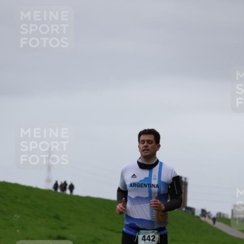 04.05.2025 - 8. Wedeler Halbmarathon Yannick Fuchs http://msf.ph/oto/7822983 04.05.2025 12:16:11 Laufen 442 meine-sportfotos.de