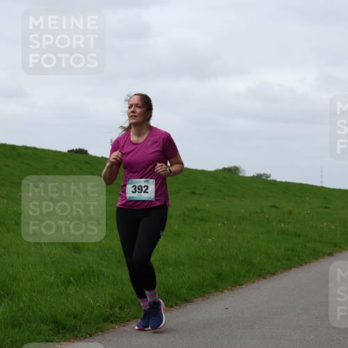04.05.2025 - 8. Wedeler Halbmarathon Yannick Fuchs http://msf.ph/oto/7822989 04.05.2025 11:29:57 Laufen 392 meine-sportfotos.de