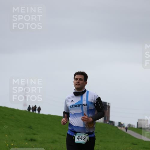 04.05.2025 - 8. Wedeler Halbmarathon Yannick Fuchs http://msf.ph/oto/7822994 04.05.2025 12:16:11 Laufen 442 meine-sportfotos.de