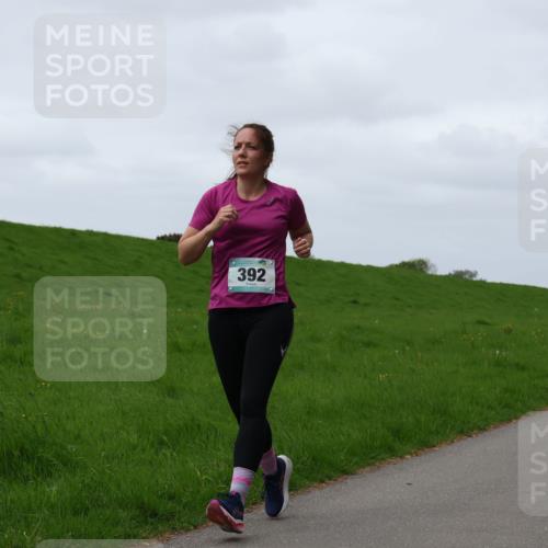 04.05.2025 - 8. Wedeler Halbmarathon Yannick Fuchs http://msf.ph/oto/7822996 04.05.2025 11:29:57 Laufen 392 meine-sportfotos.de