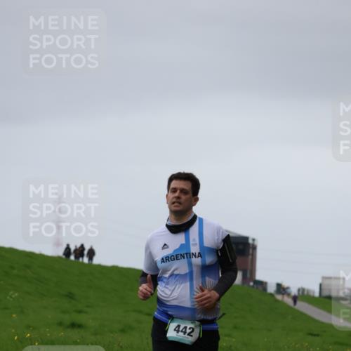 04.05.2025 - 8. Wedeler Halbmarathon Yannick Fuchs http://msf.ph/oto/7823001 04.05.2025 12:16:11 Laufen 442 meine-sportfotos.de
