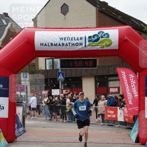 04.05.2025 - 8. Wedeler Halbmarathon Felixshl http://msf.ph/oto/7823005 04.05.2025 11:58:46 Ziel 34, 551, 713 meine-sportfotos.de