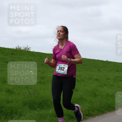04.05.2025 - 8. Wedeler Halbmarathon Yannick Fuchs http://msf.ph/oto/7823019 04.05.2025 11:29:57 Laufen 392 meine-sportfotos.de