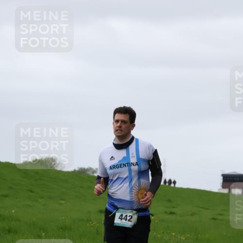 04.05.2025 - 8. Wedeler Halbmarathon Yannick Fuchs http://msf.ph/oto/7823022 04.05.2025 12:16:14 Laufen 442 meine-sportfotos.de