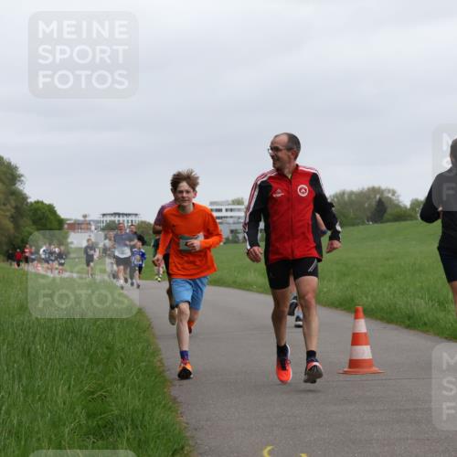 04.05.2025 - 8. Wedeler Halbmarathon Yannick Fuchs http://msf.ph/oto/7823029 04.05.2025 11:11:01 Laufen  meine-sportfotos.de