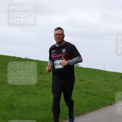 04.05.2025 - 8. Wedeler Halbmarathon Yannick Fuchs http://msf.ph/oto/7823039 04.05.2025 11:30:06 Laufen 914, 67, 954 meine-sportfotos.de