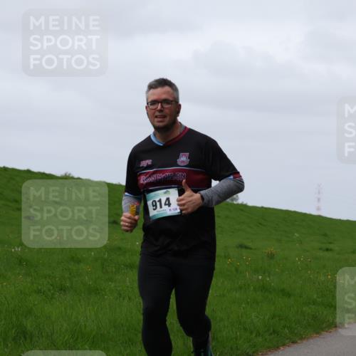 04.05.2025 - 8. Wedeler Halbmarathon Yannick Fuchs http://msf.ph/oto/7823042 04.05.2025 11:30:06 Laufen 914, 126, 67, 954 meine-sportfotos.de
