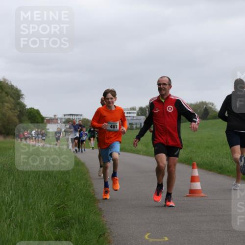 04.05.2025 - 8. Wedeler Halbmarathon Yannick Fuchs http://msf.ph/oto/7823045 04.05.2025 11:11:02 Laufen 481 meine-sportfotos.de