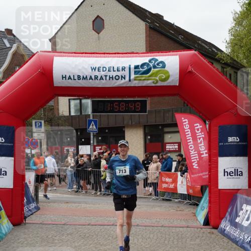 04.05.2025 - 8. Wedeler Halbmarathon Felixshl http://msf.ph/oto/7823047 04.05.2025 11:58:47 Ziel 34, 551, 713 meine-sportfotos.de