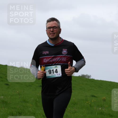 04.05.2025 - 8. Wedeler Halbmarathon Yannick Fuchs http://msf.ph/oto/7823051 04.05.2025 11:30:06 Laufen 914, 126 meine-sportfotos.de