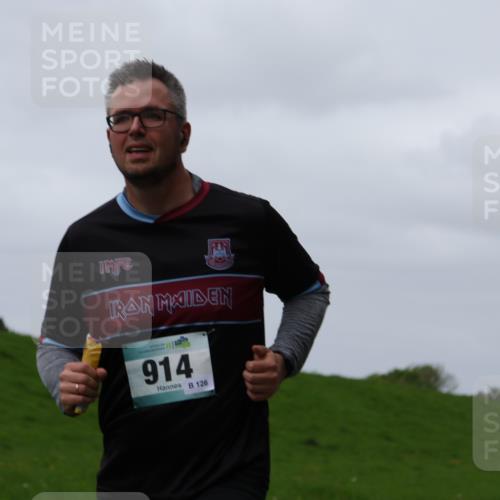 04.05.2025 - 8. Wedeler Halbmarathon Yannick Fuchs http://msf.ph/oto/7823067 04.05.2025 11:30:07 Laufen 8, 45, 914, 126 meine-sportfotos.de