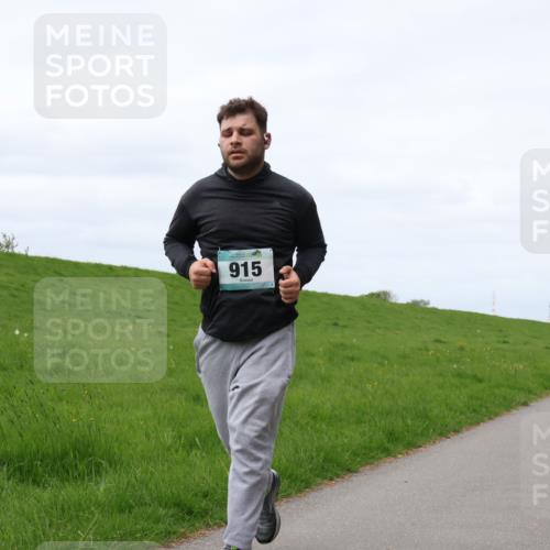04.05.2025 - 8. Wedeler Halbmarathon Yannick Fuchs http://msf.ph/oto/7823069 04.05.2025 11:52:30 Laufen 915 meine-sportfotos.de