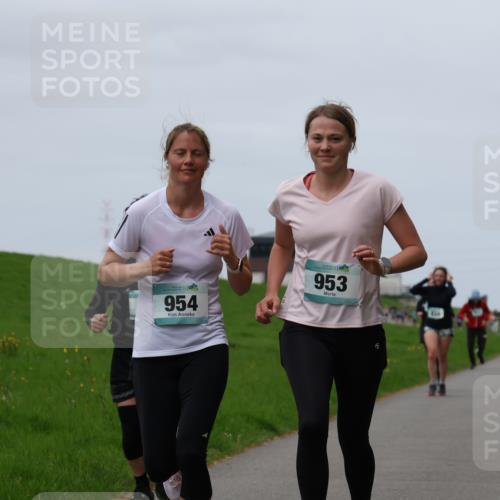 04.05.2025 - 8. Wedeler Halbmarathon Yannick Fuchs http://msf.ph/oto/7823107 04.05.2025 11:30:08 Laufen 954, 953 meine-sportfotos.de
