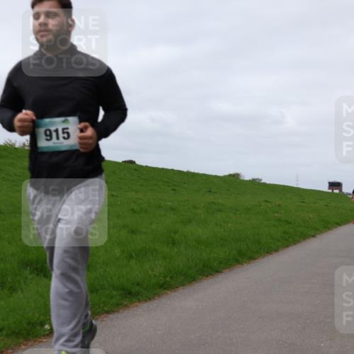 04.05.2025 - 8. Wedeler Halbmarathon Yannick Fuchs http://msf.ph/oto/7823109 04.05.2025 11:52:31 Laufen 915 meine-sportfotos.de