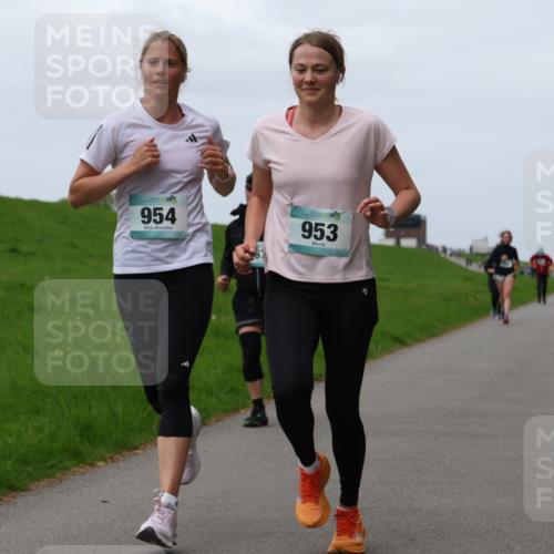 04.05.2025 - 8. Wedeler Halbmarathon Yannick Fuchs http://msf.ph/oto/7823147 04.05.2025 11:30:10 Laufen 954, 953 meine-sportfotos.de