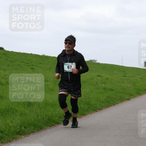 04.05.2025 - 8. Wedeler Halbmarathon Yannick Fuchs http://msf.ph/oto/7823196 04.05.2025 11:30:11 Laufen 67, 20 meine-sportfotos.de