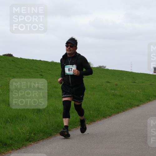 04.05.2025 - 8. Wedeler Halbmarathon Yannick Fuchs http://msf.ph/oto/7823202 04.05.2025 11:30:12 Laufen 67 meine-sportfotos.de