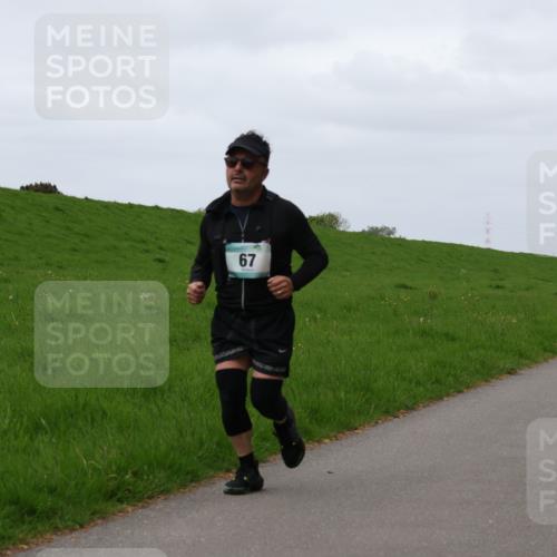 04.05.2025 - 8. Wedeler Halbmarathon Yannick Fuchs http://msf.ph/oto/7823208 04.05.2025 11:30:12 Laufen 67 meine-sportfotos.de