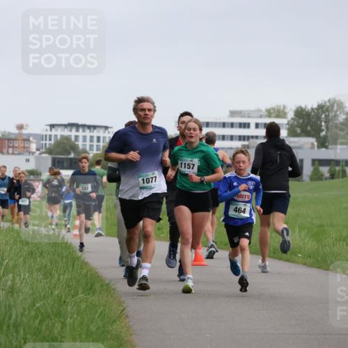 04.05.2025 - 8. Wedeler Halbmarathon Yannick Fuchs http://msf.ph/oto/7823289 04.05.2025 11:11:07 Laufen 977, 332, 1077, 1157, 464 meine-sportfotos.de