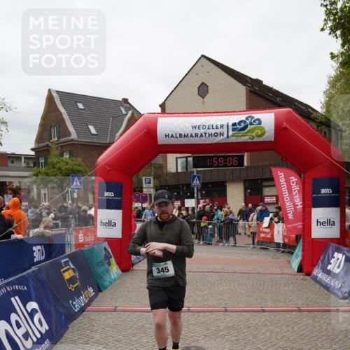 04.05.2025 - 8. Wedeler Halbmarathon Felixshl http://msf.ph/oto/7823300 04.05.2025 11:59:04 Ziel 345, 470, 741 meine-sportfotos.de