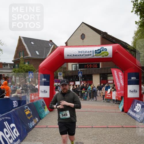 04.05.2025 - 8. Wedeler Halbmarathon Felixshl http://msf.ph/oto/7823312 04.05.2025 11:59:04 Ziel 345, 470, 741 meine-sportfotos.de