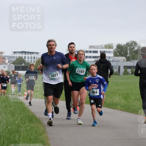 04.05.2025 - 8. Wedeler Halbmarathon Yannick Fuchs http://msf.ph/oto/7823321 04.05.2025 11:11:08 Laufen 332, 1077, 1157, 464 meine-sportfotos.de