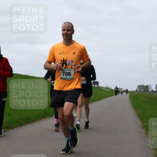 04.05.2025 - 8. Wedeler Halbmarathon Yannick Fuchs http://msf.ph/oto/7823555 04.05.2025 11:30:33 Laufen 706 meine-sportfotos.de