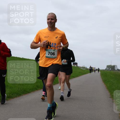 04.05.2025 - 8. Wedeler Halbmarathon Yannick Fuchs http://msf.ph/oto/7823558 04.05.2025 11:30:33 Laufen 424, 706 meine-sportfotos.de