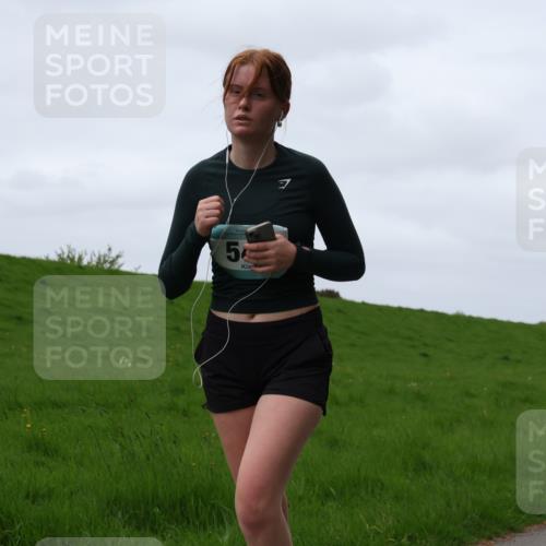 04.05.2025 - 8. Wedeler Halbmarathon Yannick Fuchs http://msf.ph/oto/7823649 04.05.2025 11:30:36 Laufen 5 meine-sportfotos.de