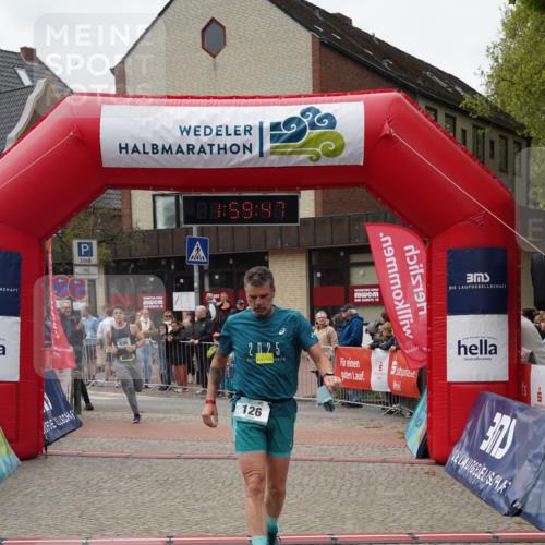 04.05.2025 - 8. Wedeler Halbmarathon Felixshl http://msf.ph/oto/7823711 04.05.2025 11:59:45 Ziel 126, 536 meine-sportfotos.de