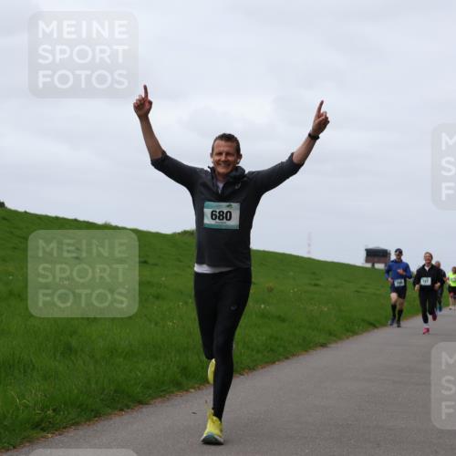 04.05.2025 - 8. Wedeler Halbmarathon Yannick Fuchs http://msf.ph/oto/7823743 04.05.2025 11:30:46 Laufen 680, 157 meine-sportfotos.de