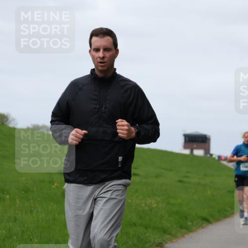 04.05.2025 - 8. Wedeler Halbmarathon Yannick Fuchs http://msf.ph/oto/7823829 04.05.2025 11:52:57 Laufen  meine-sportfotos.de