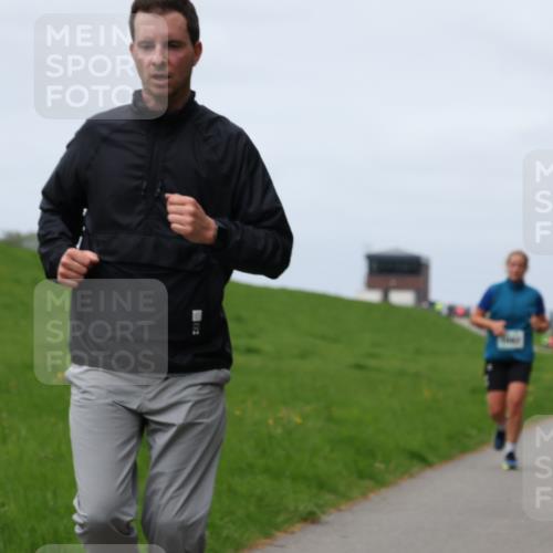 04.05.2025 - 8. Wedeler Halbmarathon Yannick Fuchs http://msf.ph/oto/7823834 04.05.2025 11:52:57 Laufen 2 meine-sportfotos.de