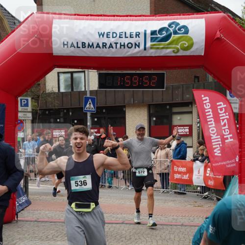 04.05.2025 - 8. Wedeler Halbmarathon Felixshl http://msf.ph/oto/7823845 04.05.2025 11:59:50 Ziel 90, 126, 536, 566, 572, 573 meine-sportfotos.de