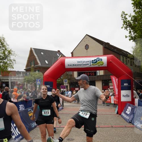 04.05.2025 - 8. Wedeler Halbmarathon Felixshl http://msf.ph/oto/7823941 04.05.2025 11:59:53 Ziel 90, 151, 536, 566, 572, 573 meine-sportfotos.de
