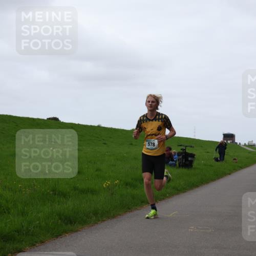 04.05.2025 - 8. Wedeler Halbmarathon Yannick Fuchs http://msf.ph/oto/7823948 04.05.2025 11:11:32 Laufen 578 meine-sportfotos.de