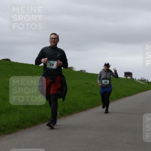 04.05.2025 - 8. Wedeler Halbmarathon Yannick Fuchs http://msf.ph/oto/7823989 04.05.2025 12:20:59 Laufen 29, 29, 26 meine-sportfotos.de