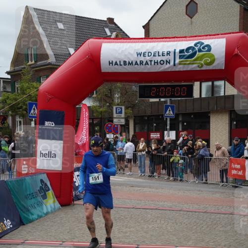 04.05.2025 - 8. Wedeler Halbmarathon Felixshl http://msf.ph/oto/7824088 04.05.2025 11:59:58 Ziel 151, 418, 529, 530, 566 meine-sportfotos.de