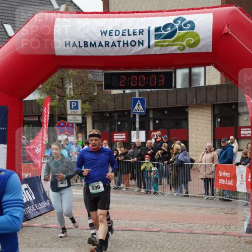 04.05.2025 - 8. Wedeler Halbmarathon Felixshl http://msf.ph/oto/7824153 04.05.2025 12:00:01 Ziel 151, 418, 529, 530 meine-sportfotos.de