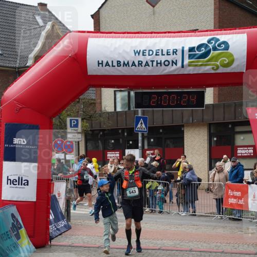 04.05.2025 - 8. Wedeler Halbmarathon Felixshl http://msf.ph/oto/7824172 04.05.2025 12:00:22 Ziel 543 meine-sportfotos.de