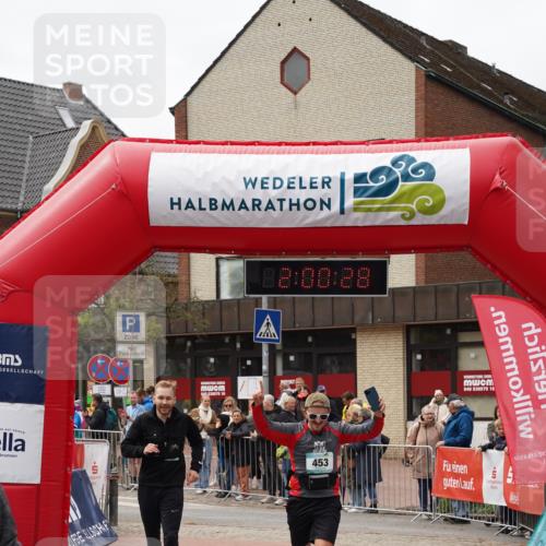 04.05.2025 - 8. Wedeler Halbmarathon Felixshl http://msf.ph/oto/7824286 04.05.2025 12:00:26 Ziel 453, 518, 543, 560 meine-sportfotos.de
