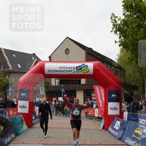 04.05.2025 - 8. Wedeler Halbmarathon Felixshl http://msf.ph/oto/7824314 04.05.2025 12:00:27 Ziel 453, 518, 543, 560 meine-sportfotos.de
