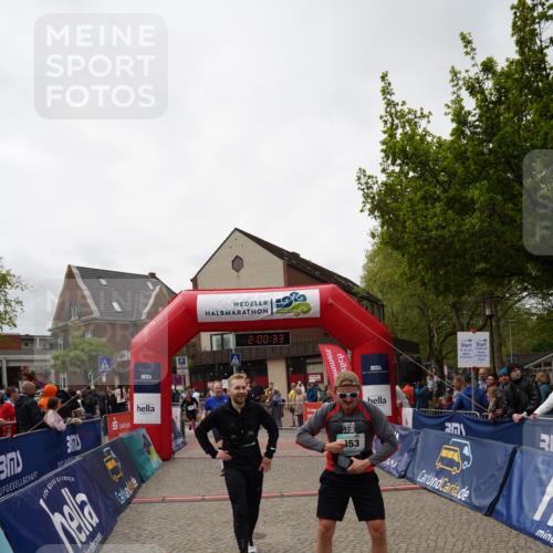 04.05.2025 - 8. Wedeler Halbmarathon Felixshl http://msf.ph/oto/7824385 04.05.2025 12:00:30 Ziel 114, 453, 518, 560, 821 meine-sportfotos.de