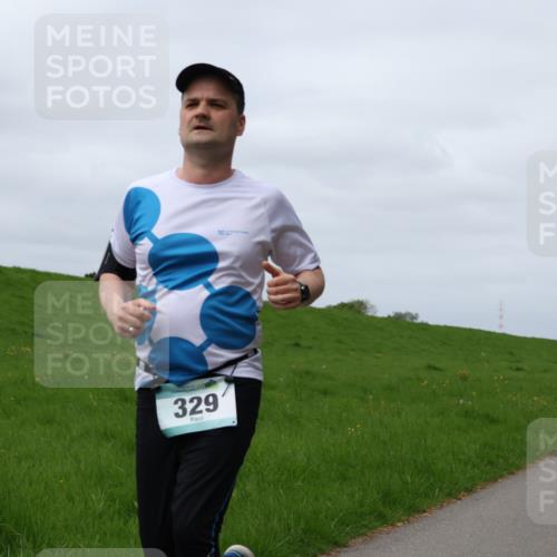 04.05.2025 - 8. Wedeler Halbmarathon Yannick Fuchs http://msf.ph/oto/7824393 04.05.2025 11:53:32 Laufen 329, 192, 195 meine-sportfotos.de
