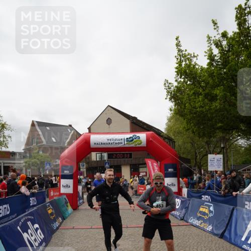 04.05.2025 - 8. Wedeler Halbmarathon Felixshl http://msf.ph/oto/7824397 04.05.2025 12:00:31 Ziel 114, 453, 518, 560, 821 meine-sportfotos.de