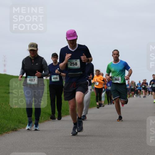 04.05.2025 - 8. Wedeler Halbmarathon Yannick Fuchs http://msf.ph/oto/7824405 04.05.2025 11:31:36 Laufen 487, 489, 258, 882 meine-sportfotos.de