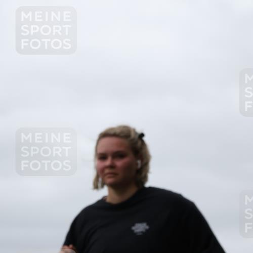 04.05.2025 - 8. Wedeler Halbmarathon Yannick Fuchs http://msf.ph/oto/7824412 04.05.2025 12:23:13 Laufen 182 meine-sportfotos.de